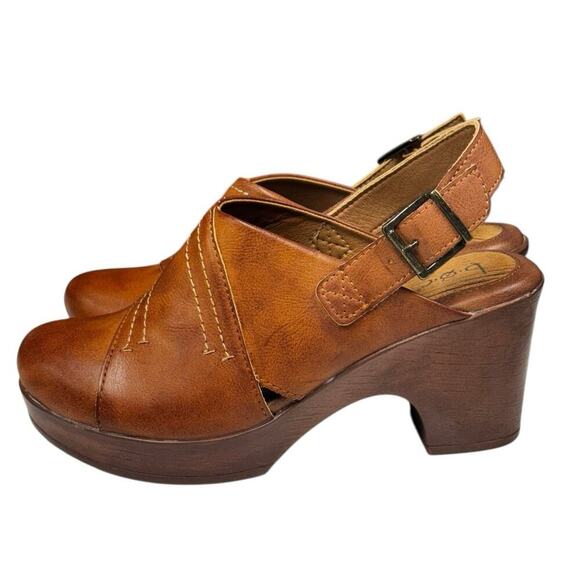 b.o.c. Women's, Cecila Clog BuckleClosure Light Weight Vegan Leather Tan Size 9 - Picture 2 of 9
